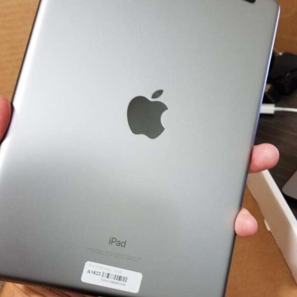 Apple iPad 5 32GB 9.7" WiFi+SIM Unlocked!! Very good!! - Picture 4 of 4